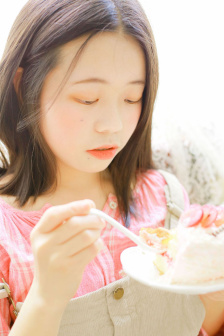 藏宝阁未满十八岁显示